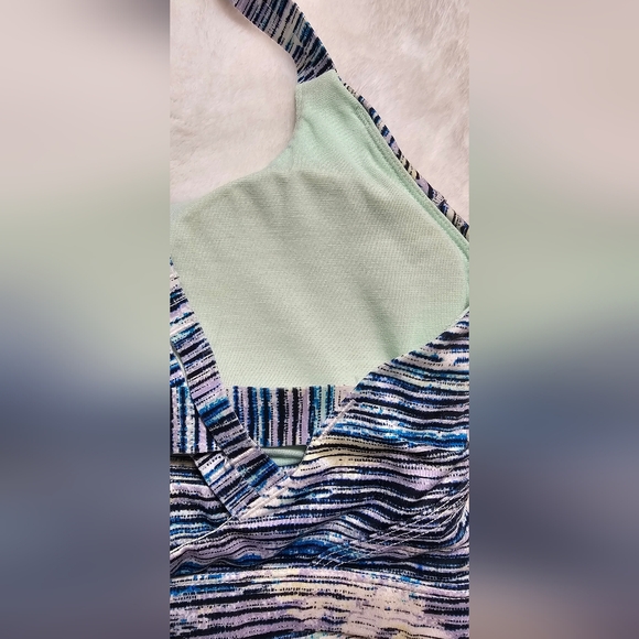LIKE NEW Lululemon Pure Practice Bra Blurry Belle Multi / Sea Mist - Picture 12 of 16